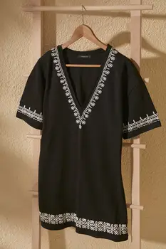 Trendyol Embroidered Knitted Dress TWOSS20EL3012
Trendyol Embroidered Knitted Dress TWOSS20EL3012