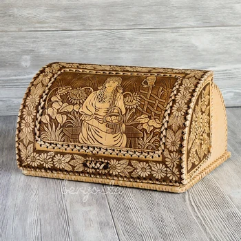 Bread from birch bark "peasant" big. A large birch loaf handmade in Russian rustic style.
Bread from birch bark "peasant" big. A large birch loaf handmade in Russian rustic style.
