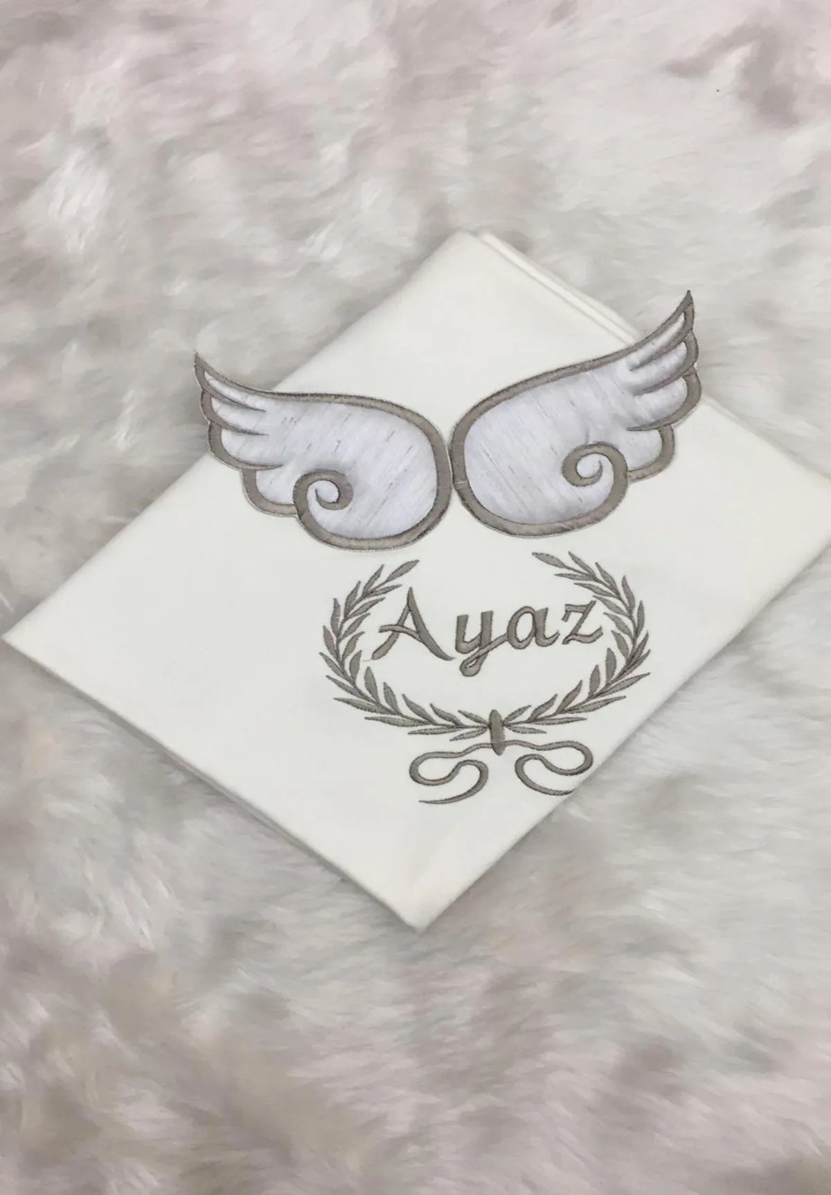 Name-specific baby blanket, name-embroidered personalized baby blanket types 100% cotton fabric custom-made blankets 
Name-specific baby blanket, name-embroidered personalized baby blanket types 100% cotton fabric custom-made blankets