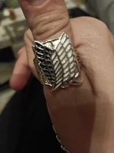 Brazalete de alas de la libertad Anime Attack On brazalete de Titán No Kyojin pulseras de cuero con hebilla para Mujeres Hombres regalo de la baratija