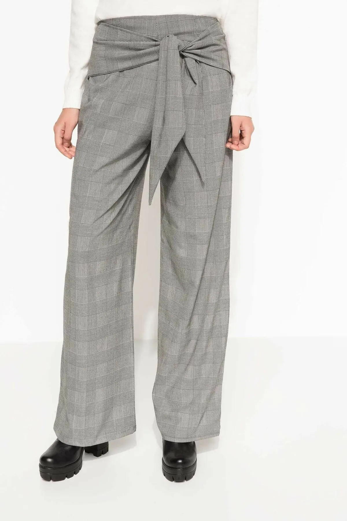 DeFacto Woman Fashion Trousers Office Ladies Belts Plaid Wide-leg Pants High Quality Simple Bottoms - I5295AZ18SP
DeFacto Woman Fashion Trousers Office Ladies Belts Plaid Wide-leg Pants High Quality Simple Bottoms - I5295AZ18SP