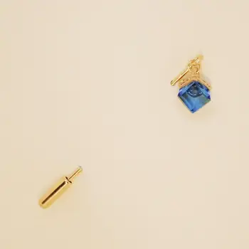Brooch on lapel Crystal 50781 (blue, needle, glass) 
Brooch on lapel Crystal 50781 (blue, needle, glass)