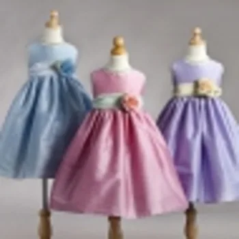 Dress for a girl of gentle color 
Dress for a girl of gentle color