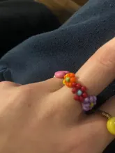 Anillo de flores pequeñas multicolor versión coreana, anillo de cuentas tejido a mano, anillo de cuentas de arroz, joyería para mujeres y niñas, anillo pequeño de estilo fresco