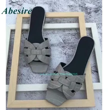 Luxury Summer Women Slippers 2022 Open Toe Leather Cross Strap Slippers Flat with Outside Gray Black Ladies Shoes Patent Leather
Luxury Summer Women Slippers 2022 Open Toe Leather Cross Strap Slippers Flat with Outside Gray Black Ladies Shoes Patent Leather