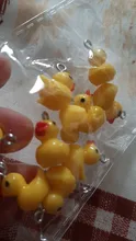 10 uds. De animales de la familia, pequeños abalorios de resina de pato amarillo, colgante de Animal, pendiente artesanal, joyería de moda