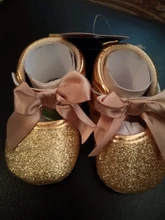 Zapatillas de primeros pasos para bebé, zapatos con lazo de princesa de PU, corazón amoroso, lazo con cordones, suela de cuna brillante, 2019