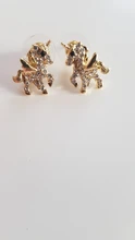 Pendientes de unicornio con tuerca para mujer, aretes de circonia cúbica de oro con diseño de Hada de los animales, joyería para fiesta de cumpleaños