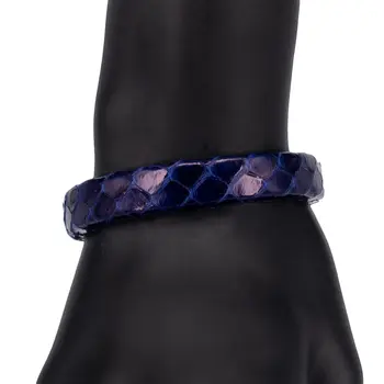 Leather bracelet (genuine leather, magnetic lock, blue) 55417
Leather bracelet (genuine leather, magnetic lock, blue) 55417