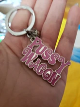 1PC de moda de aleación película matar a Bill de la serie PUSSY WAGON llavero carta colgantes accesorios para mujeres hombres regalo