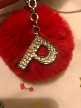 TEH-llaveros de bola de pelo de conejo pompón Multicolor mullido, llaveros con letras de cristal, accesorios para bolso de joyería