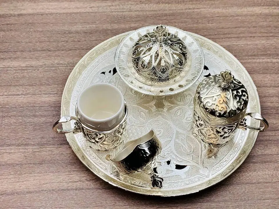 Медный кофейник с турецким узором, кофейник ручной работы на 2 человека, декоративный подарок, аксессуар, оттоманка
Медный кофейник с турецким узором, кофейник ручной работы на 2 человека, декоративный подарок, аксессуар, оттоманка