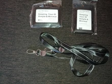 Soporte de tarjeta de identificación de negocios, placa de cuero genuino de calidad superior con cordón, opciones multicolor (tamaño estándar)