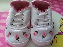 Zapatos de encaje bordado floral blanco para niña, zapatos blandos para antes de caminar, calzado para niño pequeño para primeros pasos