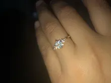 Huitan-Anillo de boda con corte cuadrado de circonia cúbica, ajuste de Color dorado, anillos de compromiso de moda para mujer, el mejor regalo de Navidad