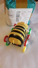 Coche de juguete eléctrico con forma de abeja para niños, juguete infantil de alta calidad con diseño colorido de abeja de 12 ruedas y 360 grados