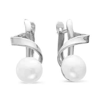 Silver earrings with pearls and pearls cult.
Silver earrings with pearls and pearls cult.