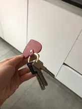 LLavero de piel auténtica saffiano con letras iniciales personalizadas, llavero de forma de corazón para mujer, llavero de corazón para mujer