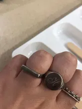 Anillo de acero inoxidable personalizado para mujer, sello de letra con parte superior redonda gruesa, Punk, joyería de moda