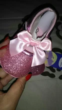 Zapatillas de primeros pasos para bebé, zapatos con lazo de princesa de PU, corazón amoroso, lazo con cordones, suela de cuna brillante, 2019