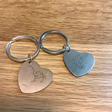 LLavero de dibujo grabado para niños, colgante de obra de arte para bebé, en forma de corazón de regalo para madre, regalo de cumpleaños para el día de la madre, llavero de joyería