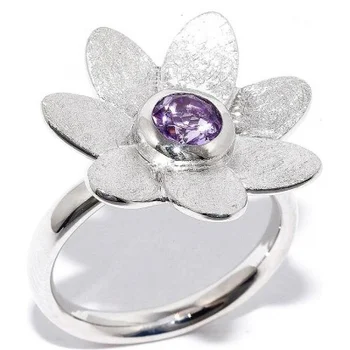 Silver Wings flower ring with silver Amethyst 
Silver Wings flower ring with silver Amethyst