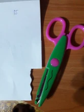 Tijeras de encaje para niños, accesorio de Metal y plástico para manualidades, libros de recortes, foto y colores, decoración de diario de papel con 6 patrones, 1 ud.