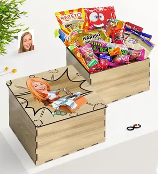 Tailor-made In Wooden Box Lady Boss Caricature Of Nostalgic Lezzetler Gift Seti-6
Tailor-made In Wooden Box Lady Boss Caricature Of Nostalgic Lezzetler Gift Seti-6
