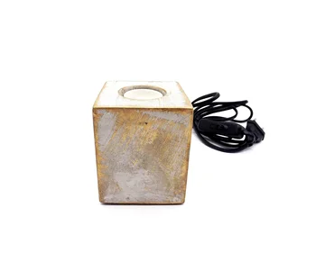 LÁMPARA MESA, BASE CEMENTO MARRÓN E27.
LÁMPARA MESA, BASE CEMENTO MARRÓN E27.