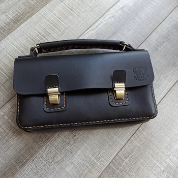 Деловая компактная мужская сумка барсетка мини-портфель из натуральной кожи.
Деловая компактная мужская сумка барсетка мини-портфель из натуральной кожи.