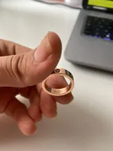 Anillo de acero inoxidable para mujer, sortija de oro rosa para parejas, tornillos Phillips de cristal a la moda, regalos dorados, accesorios para mujer