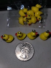 10 uds. De animales de la familia, pequeños abalorios de resina de pato amarillo, colgante de Animal, pendiente artesanal, joyería de moda