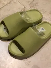 Zapatillas de casa para niño y niña, chanclas deslizantes de verano, zapatillas de Interior de fondo suave para bebé, zapatos de amor para playa, estilo familiar