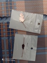 DOTIFI-pulsera de acero inoxidable con plumas para mujer, brazalete femenino de Color dorado y rosa, joyería de compromiso para amantes