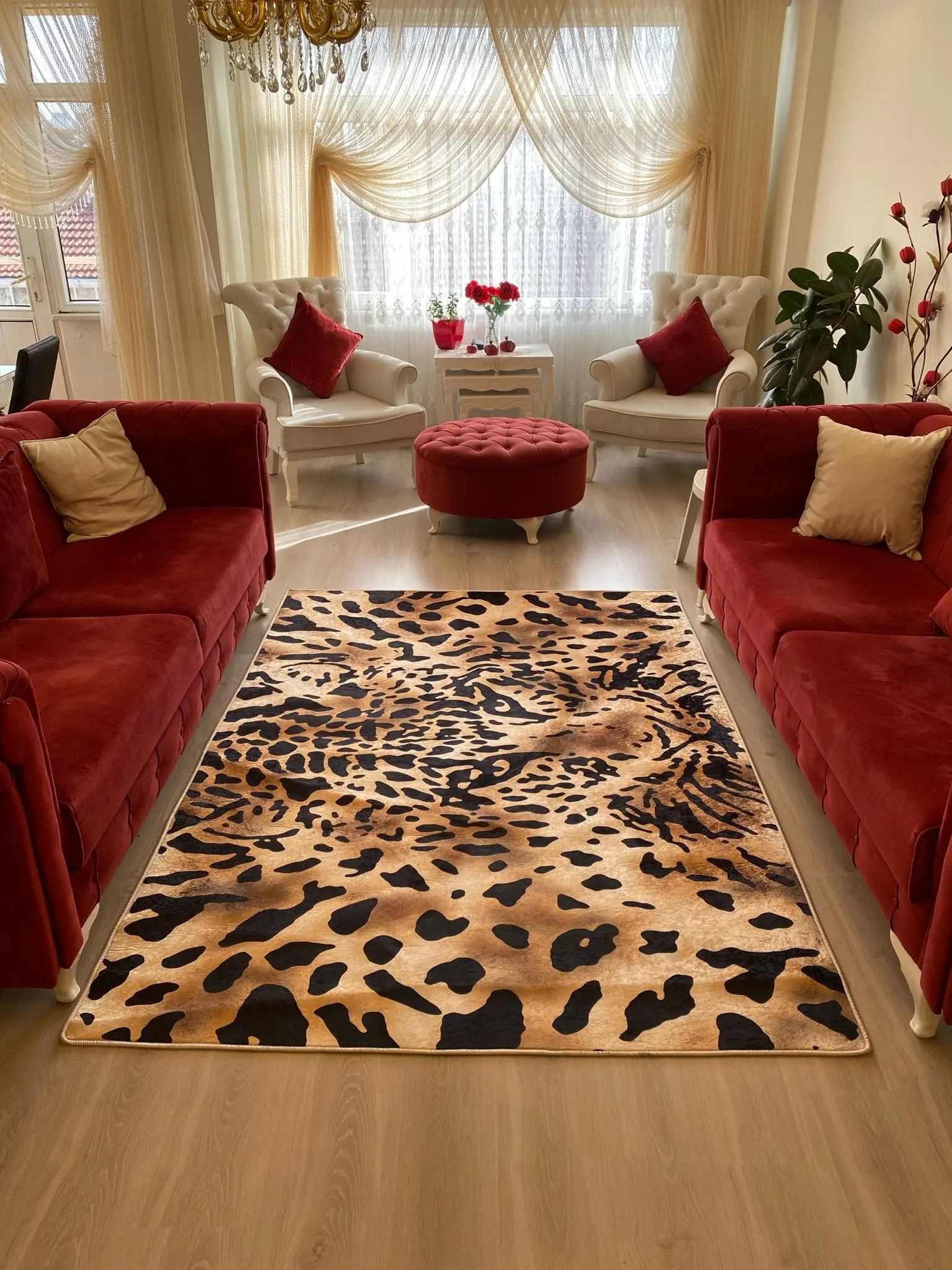 Decorative Leopard Patterned Carpet Washable Artificial Leather Non-Slip Base Cold Proof Premium Salon Rug in Winter
Decorative Leopard Patterned Carpet Washable Artificial Leather Non-Slip Base Cold Proof Premium Salon Rug in Winter