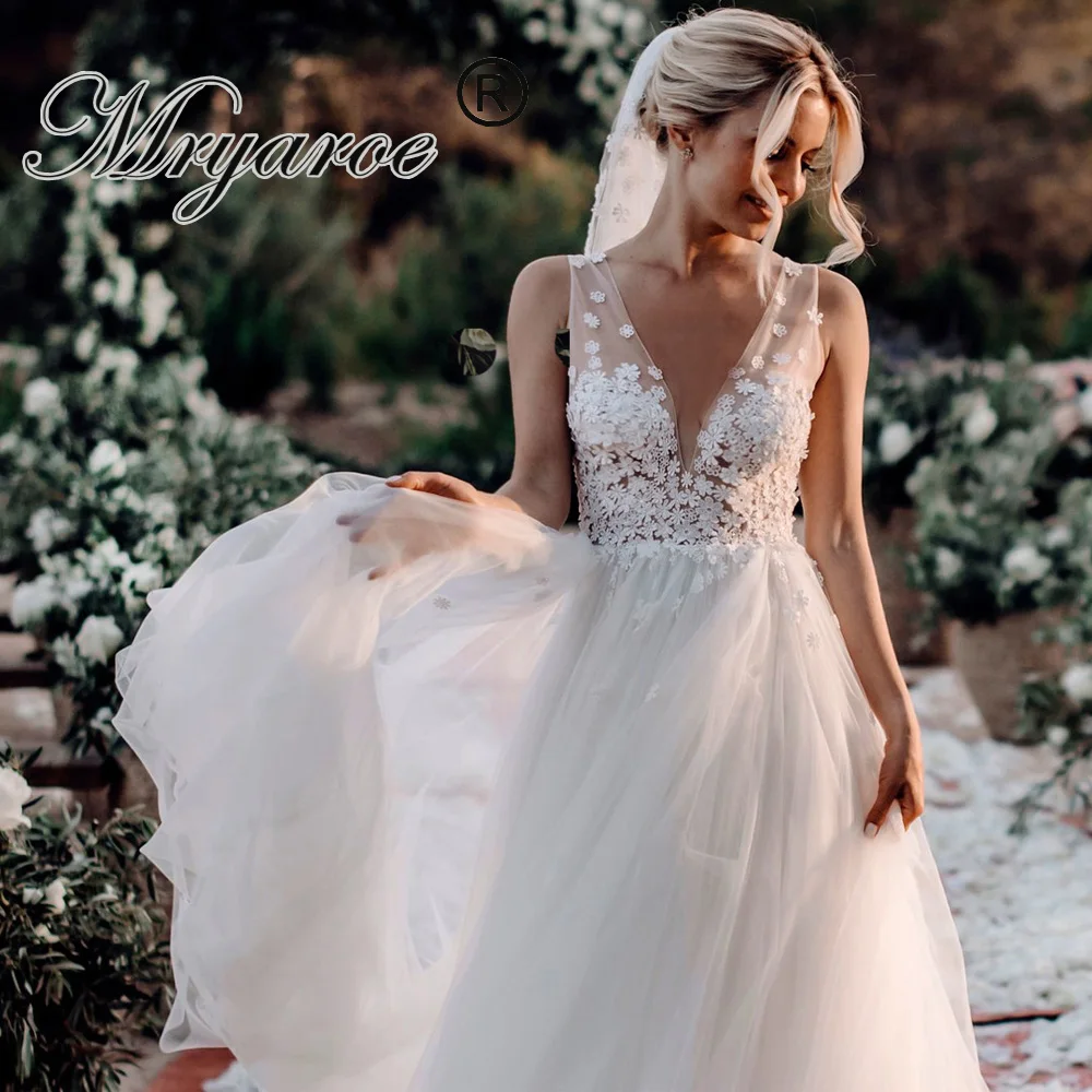 Mryarce Unique Bride 3D flowers Bohemian Chic Tulle Wedding Dress V Neck Outdoor Boho Bridal Gowns
Mryarce Unique Bride 3D flowers Bohemian Chic Tulle Wedding Dress V Neck Outdoor Boho Bridal Gowns