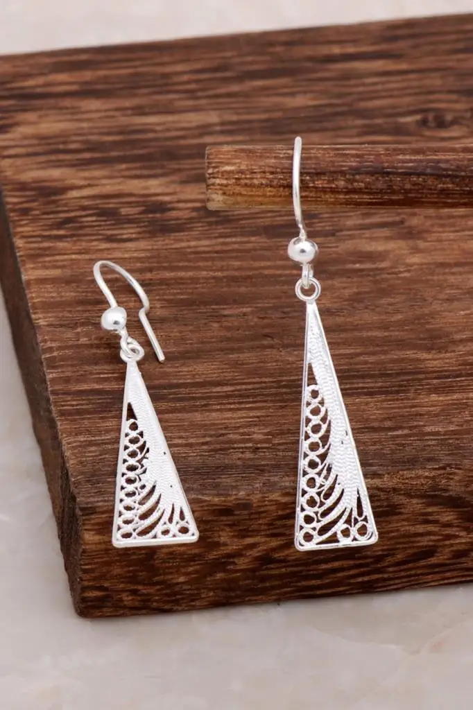 Triangle Design Filigree Silver Earring 4629 High Quality Hand Made Original Filigree Silver Jewellery Gift for Women
Triangle Design Filigree Silver Earring 4629 High Quality Hand Made Original Filigree Silver Jewellery Gift for Women