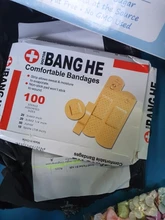 Vendajes de primeros auxilios para heridas, vendaje médico antibacterias, resistente al agua, juegos de emergencia para hemostasia, 4 tamaños, lote de 100 unidades