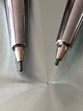 Mini lápiz de Metal para estudiantes, 0,7/0,5mm, negro, amarillo, rosa, azul, lápiz mecánico automático de escritura, recargas de 30 Uds.