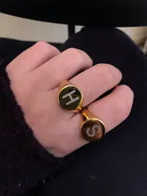 Anillo de acero inoxidable personalizado para mujer, sello de letra con parte superior redonda gruesa, Punk, joyería de moda