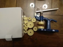 Caja de reloj con 12 troqueles de cristal, prensa de tornillo, herramienta de reparación, gran oferta, 2020