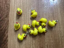 10 uds. De animales de la familia, pequeños abalorios de resina de pato amarillo, colgante de Animal, pendiente artesanal, joyería de moda