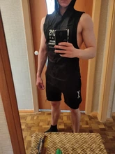 Muscleguys-Camiseta sin mangas con capucha para hombre, ropa deportiva para gimnasio, camisetas de culturismo sin mangas con tirantes