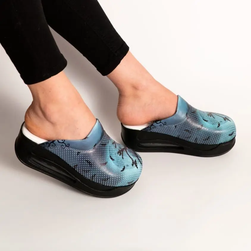 2022 New Orthopedic Sabo Women Slippers Sandals Shoes Nurse Doctor Hospital Medical Casual Quality Soft Comfort Anti-Slip Clogs
2022 New Orthopedic Sabo Women Slippers Sandals Shoes Nurse Doctor Hospital Medical Casual Quality Soft Comfort Anti-Slip Clogs