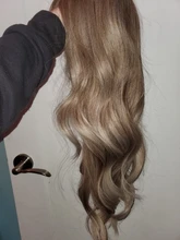 JONRENAU-Peluca de cabello largo de 22 pulgadas con flequillo para mujer, pelo negro con ondas naturales, uso diario, Cosplay, fibra de alta temperatura