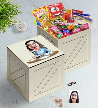 Personalized Women 'S Announcer Caricature Of In Wooden Box Nostalgic Lezzetler Gift Seti-1
Personalized Women 'S Announcer Caricature Of In Wooden Box Nostalgic Lezzetler Gift Seti-1