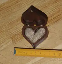 Estuche De Viaje de exhibición Universal de anillos de madera, organizador de joyas, almacenamiento portátil, caja de corazón para amantes de la marca, embalaje de nogal, 2020