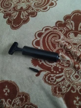 Bomba de aire portátil para fútbol, anillo de natación, bomba de aire inflable, bomba de aire de mano de plástico con adaptador de agujas de inflado de Gas