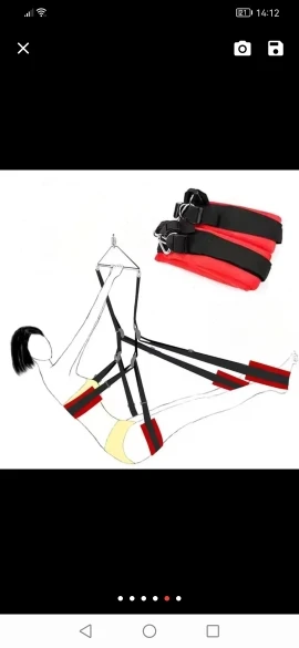 Жалаңаш әйелдер кискаларының селфиі