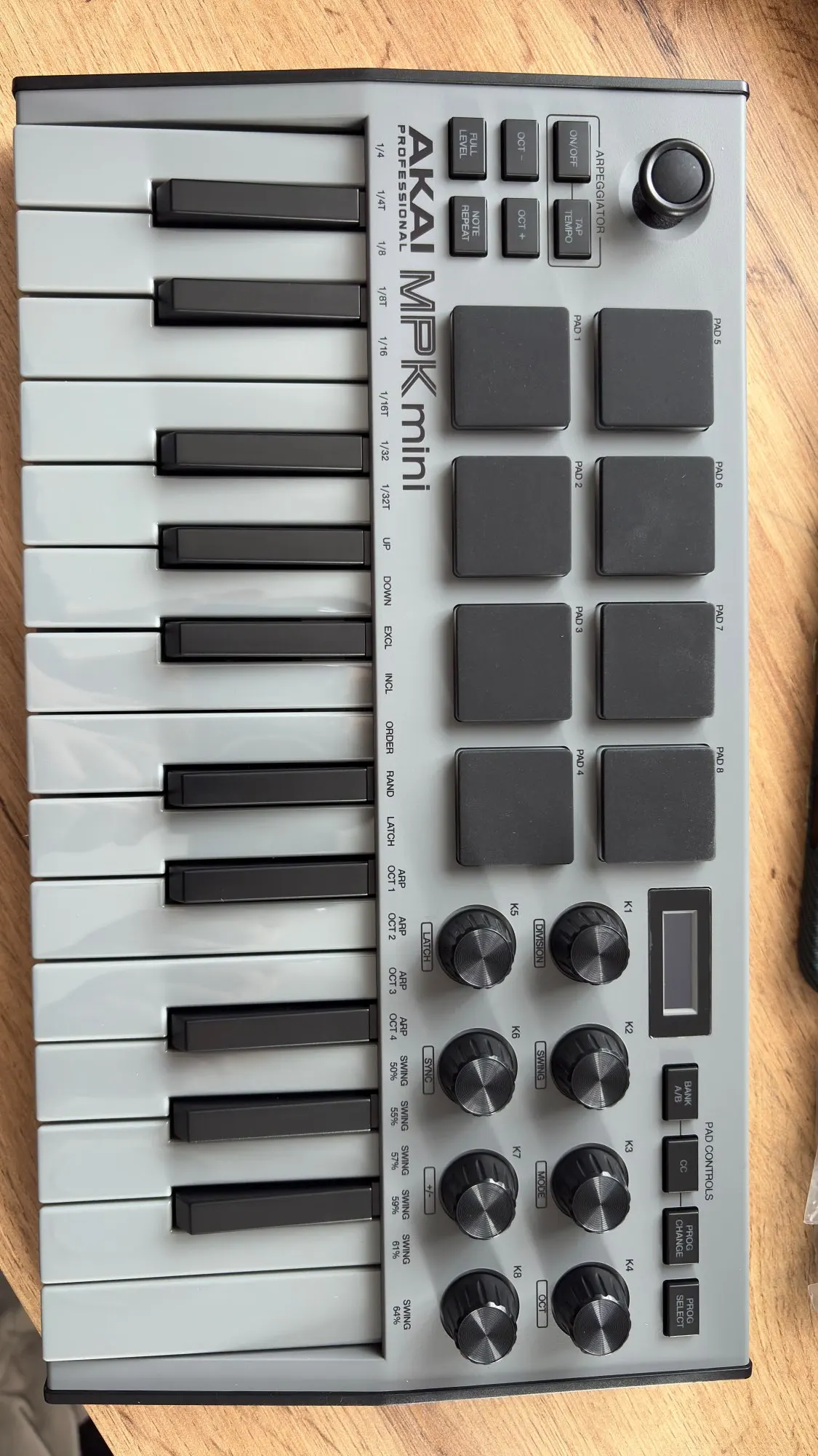 AKAI MPK mini MK3 数量限定 グレーモデル AKAI MPK Mini MK3 Gray — купить в DJSTORE